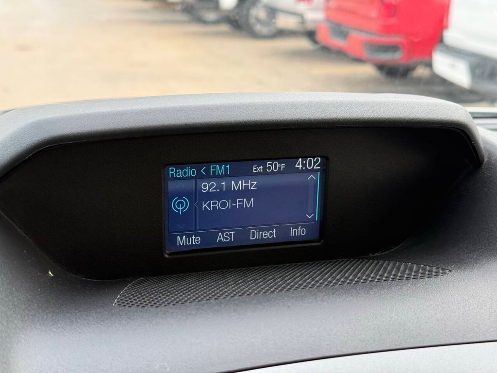 Ford Transit Wagon Vehicle Full-screen Gallery Image 22