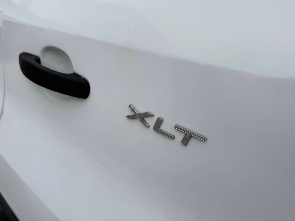 Ford Transit Wagon Vehicle Full-screen Gallery Image 36