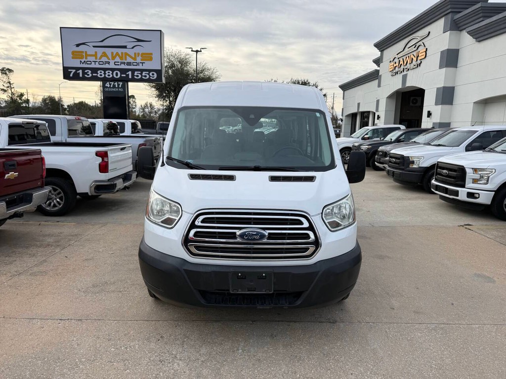 Ford Transit Wagon Vehicle Full-screen Gallery Image 37