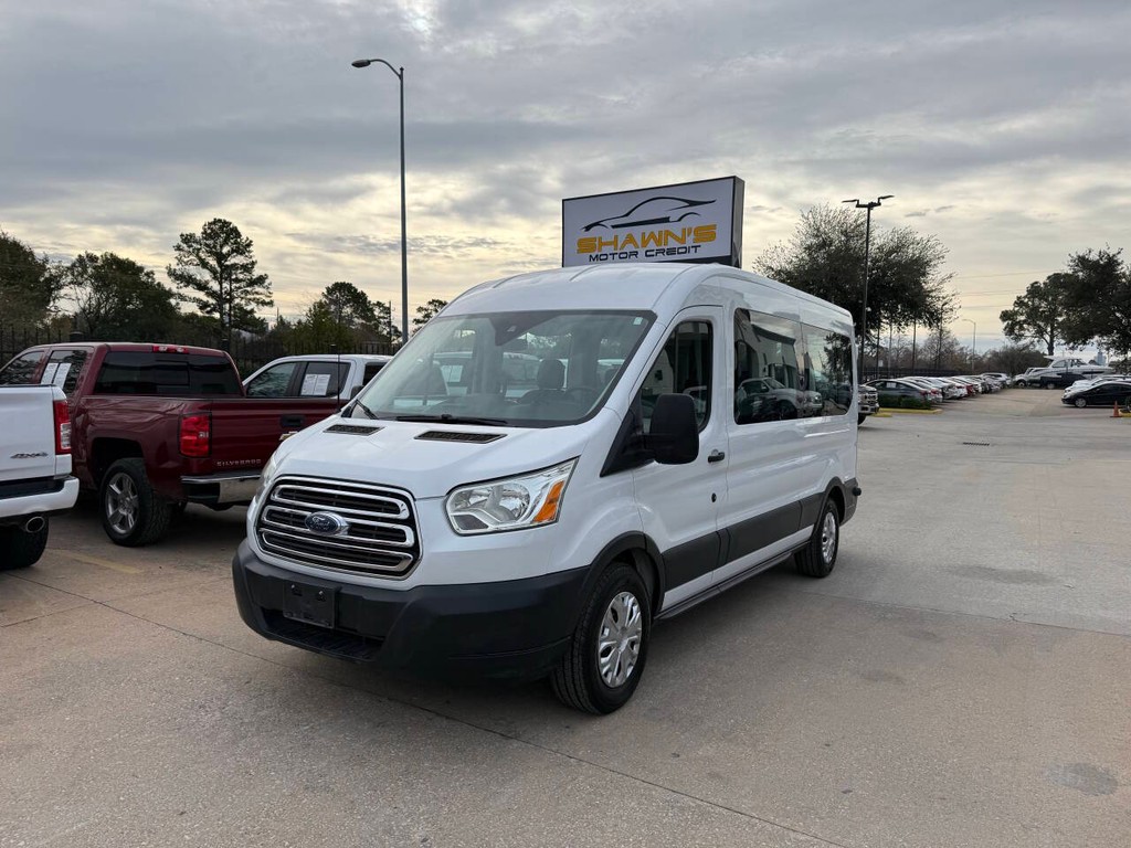 Ford Transit Wagon Vehicle Full-screen Gallery Image 40