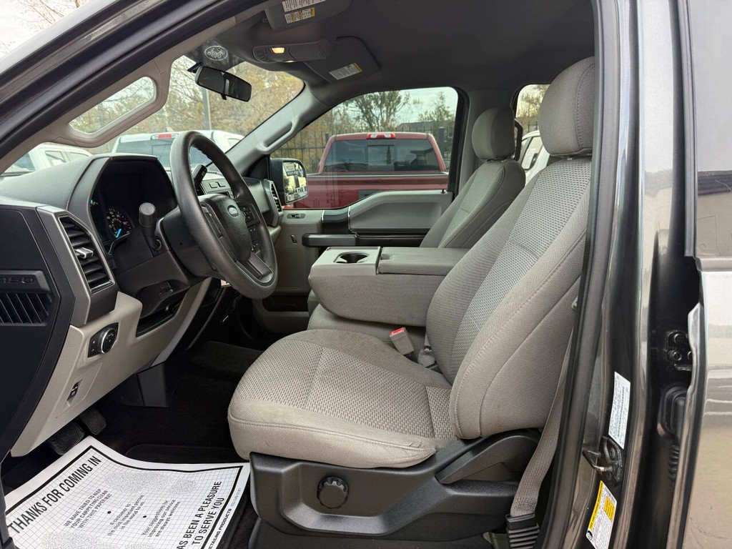 Ford F-150 Vehicle Full-screen Gallery Image 07