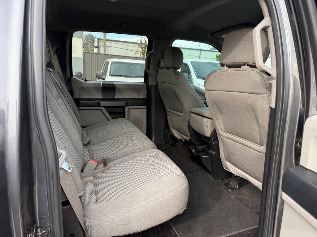 Ford F-150 Vehicle Full-screen Gallery Image 15