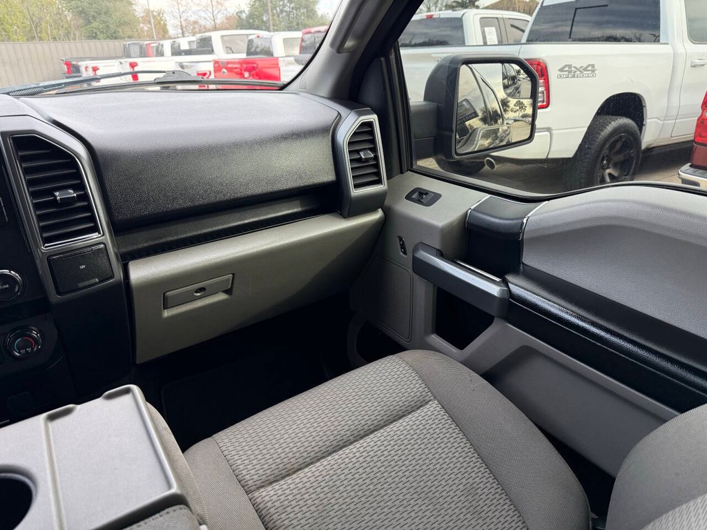 Ford F-150 Vehicle Full-screen Gallery Image 20