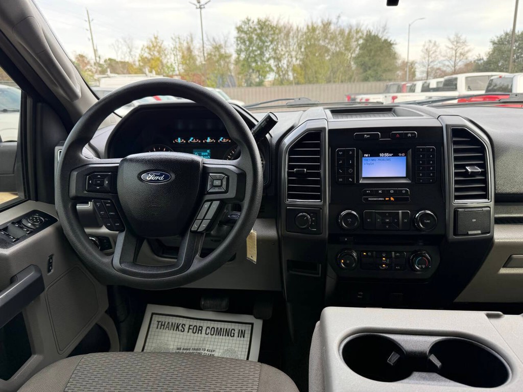 Ford F-150 Vehicle Full-screen Gallery Image 21