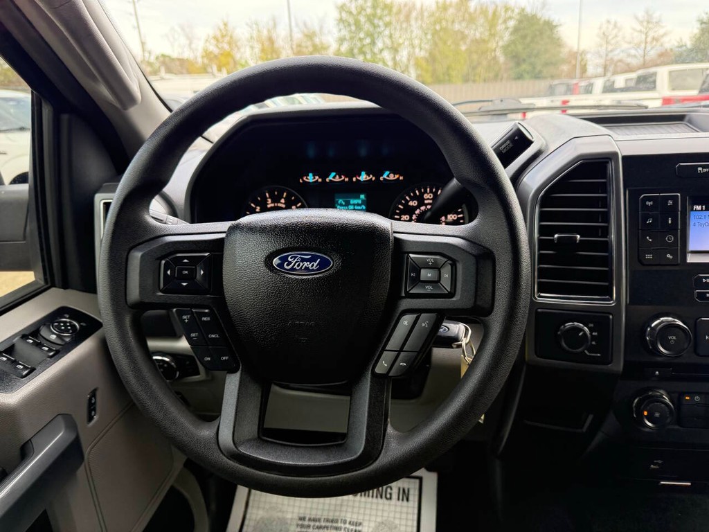 Ford F-150 Vehicle Full-screen Gallery Image 22