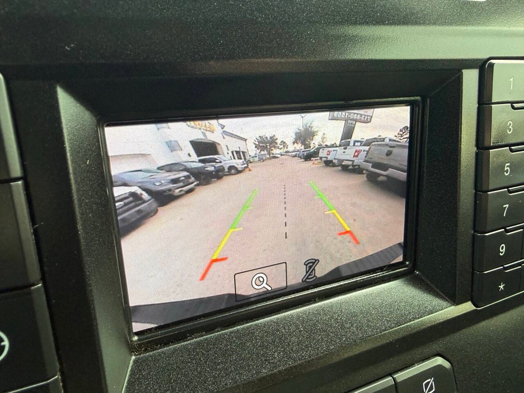 Ford F-150 Vehicle Full-screen Gallery Image 26