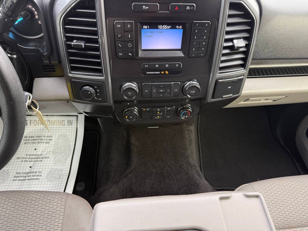 Ford F-150 Vehicle Full-screen Gallery Image 28