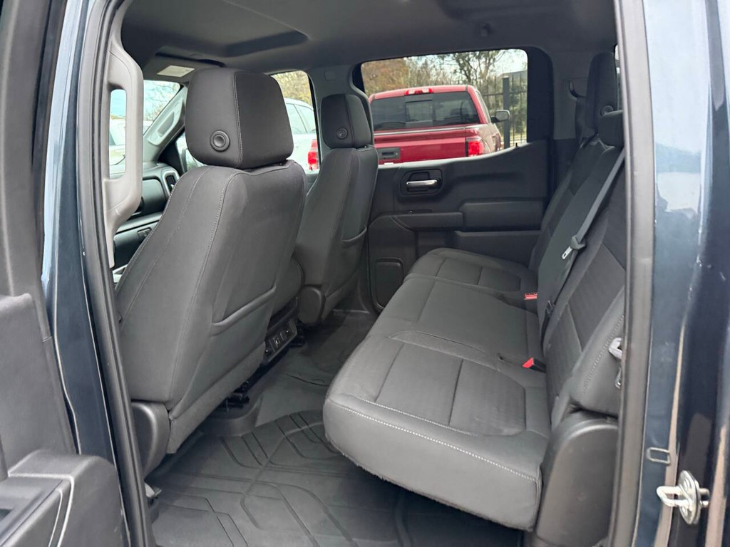 Chevrolet Silverado 1500 Vehicle Full-screen Gallery Image 13