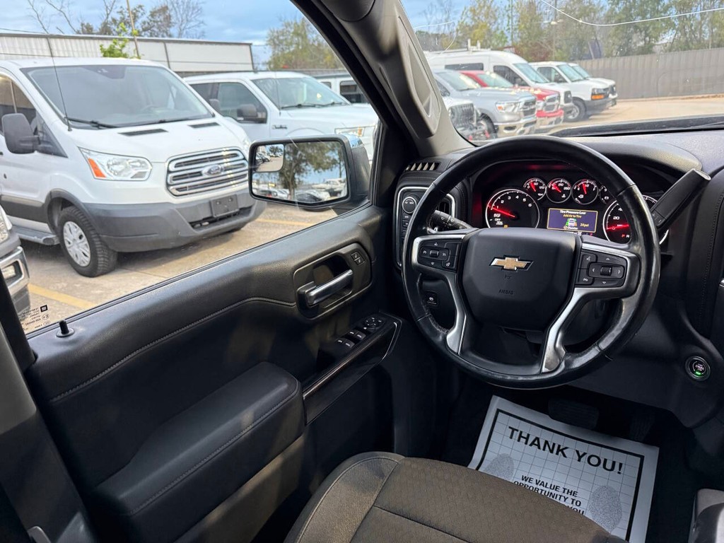 Chevrolet Silverado 1500 Vehicle Full-screen Gallery Image 19