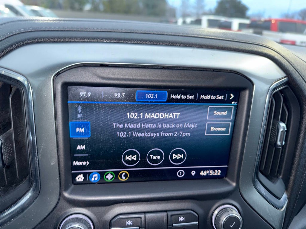 Chevrolet Silverado 1500 Vehicle Full-screen Gallery Image 25