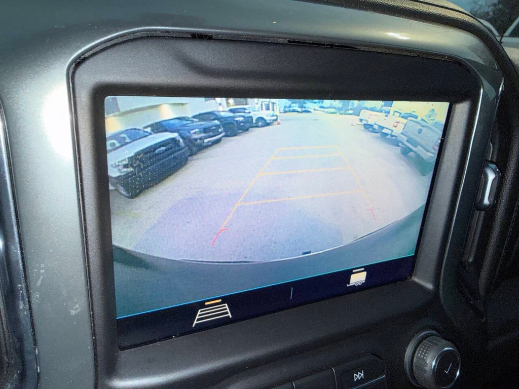 Chevrolet Silverado 1500 Vehicle Full-screen Gallery Image 28