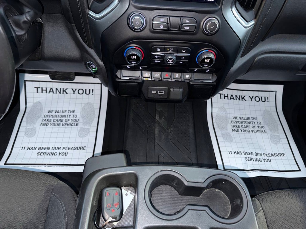 Chevrolet Silverado 1500 Vehicle Full-screen Gallery Image 31