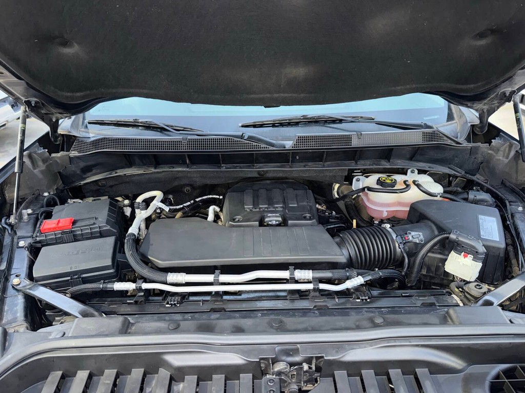 Chevrolet Silverado 1500 Vehicle Full-screen Gallery Image 36