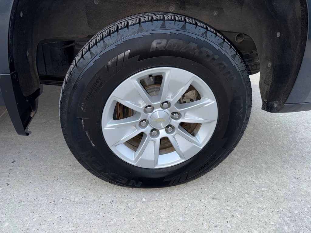 Chevrolet Silverado 1500 Vehicle Full-screen Gallery Image 37