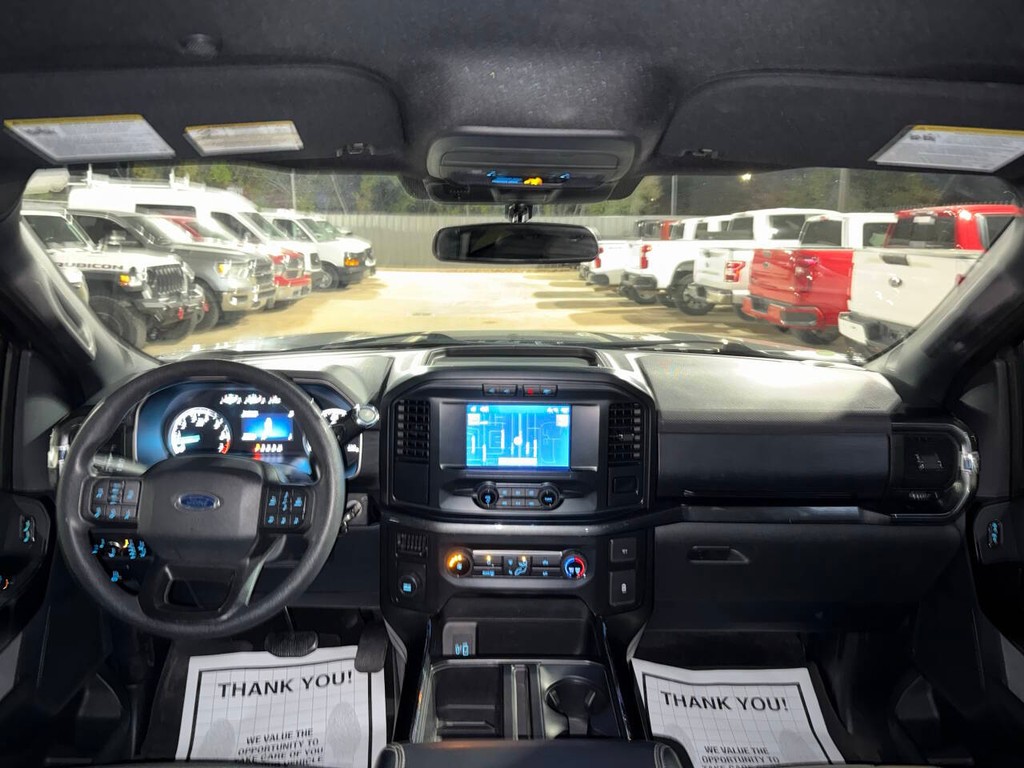 Ford F-150 Vehicle Full-screen Gallery Image 17