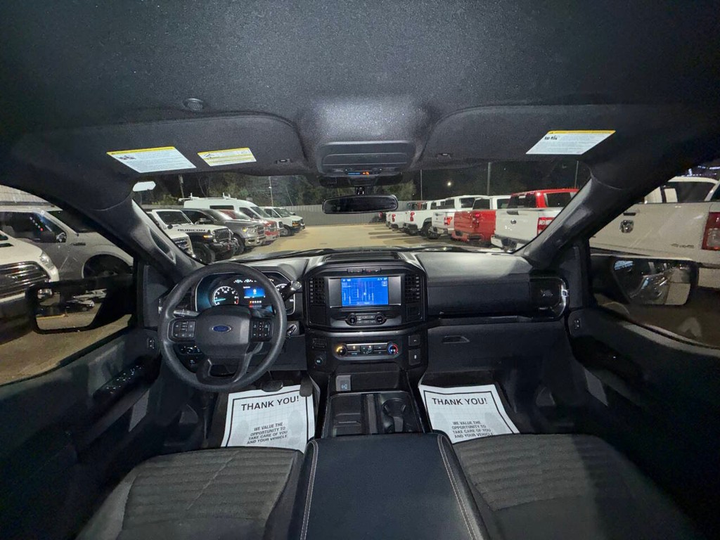 Ford F-150 Vehicle Full-screen Gallery Image 18