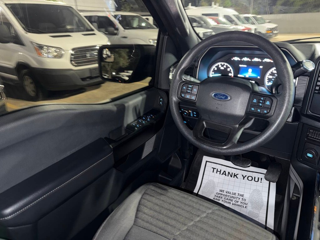 Ford F-150 Vehicle Full-screen Gallery Image 19