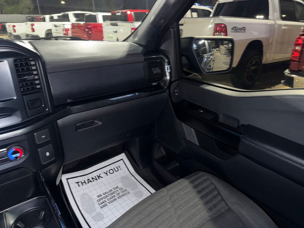 Ford F-150 Vehicle Full-screen Gallery Image 20