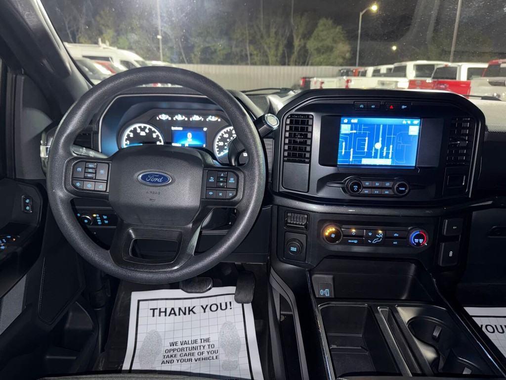 Ford F-150 Vehicle Full-screen Gallery Image 21