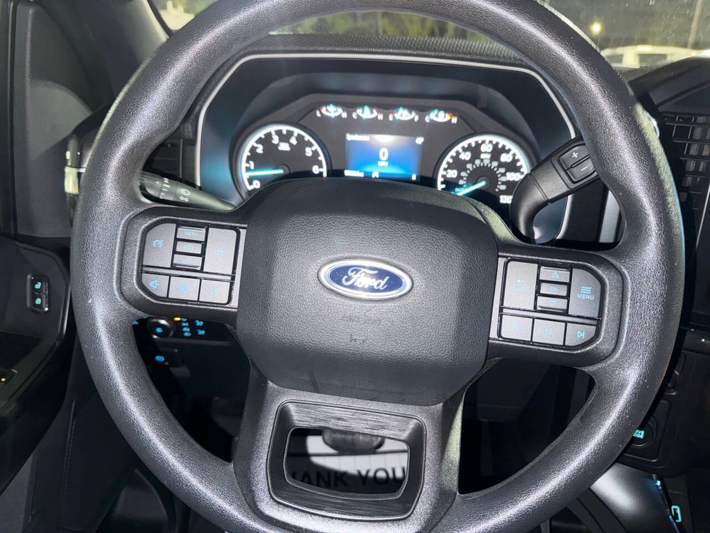 Ford F-150 Vehicle Full-screen Gallery Image 23