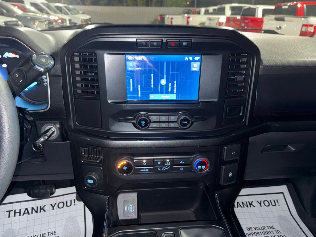 Ford F-150 Vehicle Full-screen Gallery Image 24