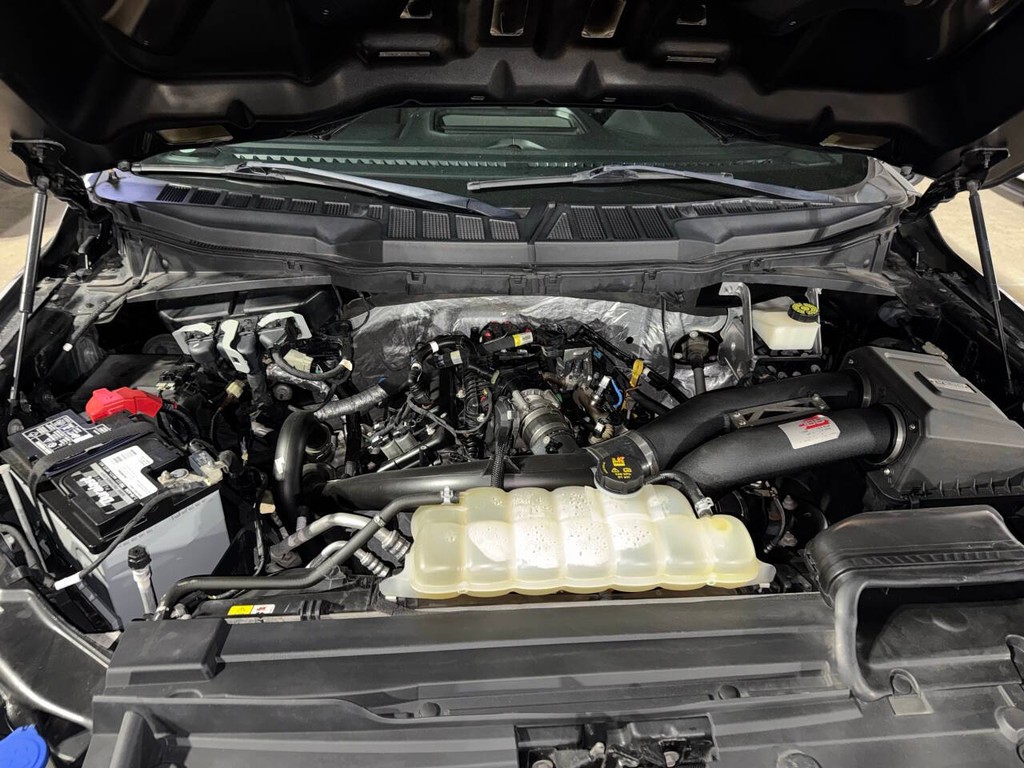 Ford F-150 Vehicle Full-screen Gallery Image 34