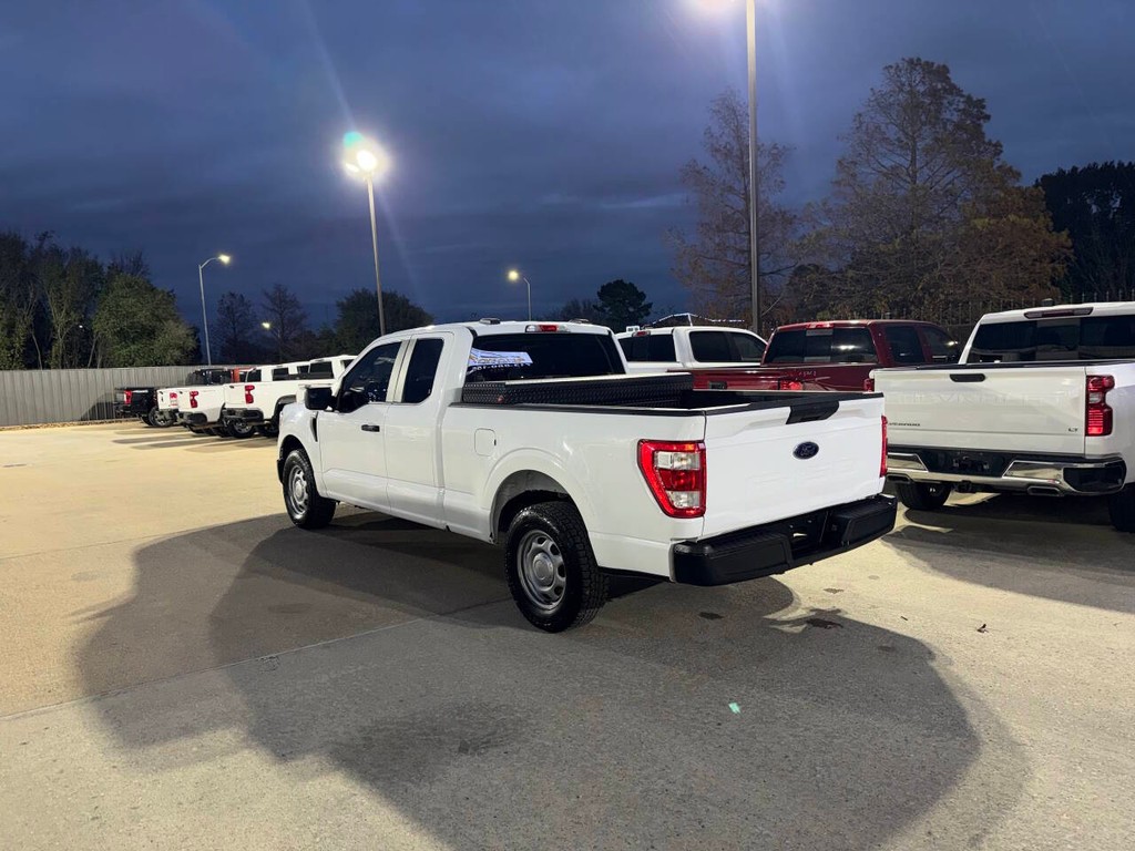 Ford F-150 Vehicle Full-screen Gallery Image 04