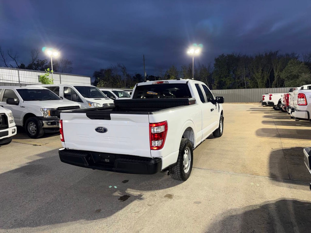 Ford F-150 Vehicle Full-screen Gallery Image 05