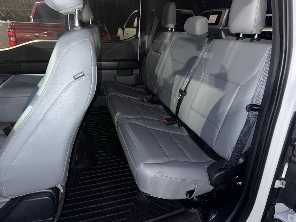 Ford F-150 Vehicle Full-screen Gallery Image 09