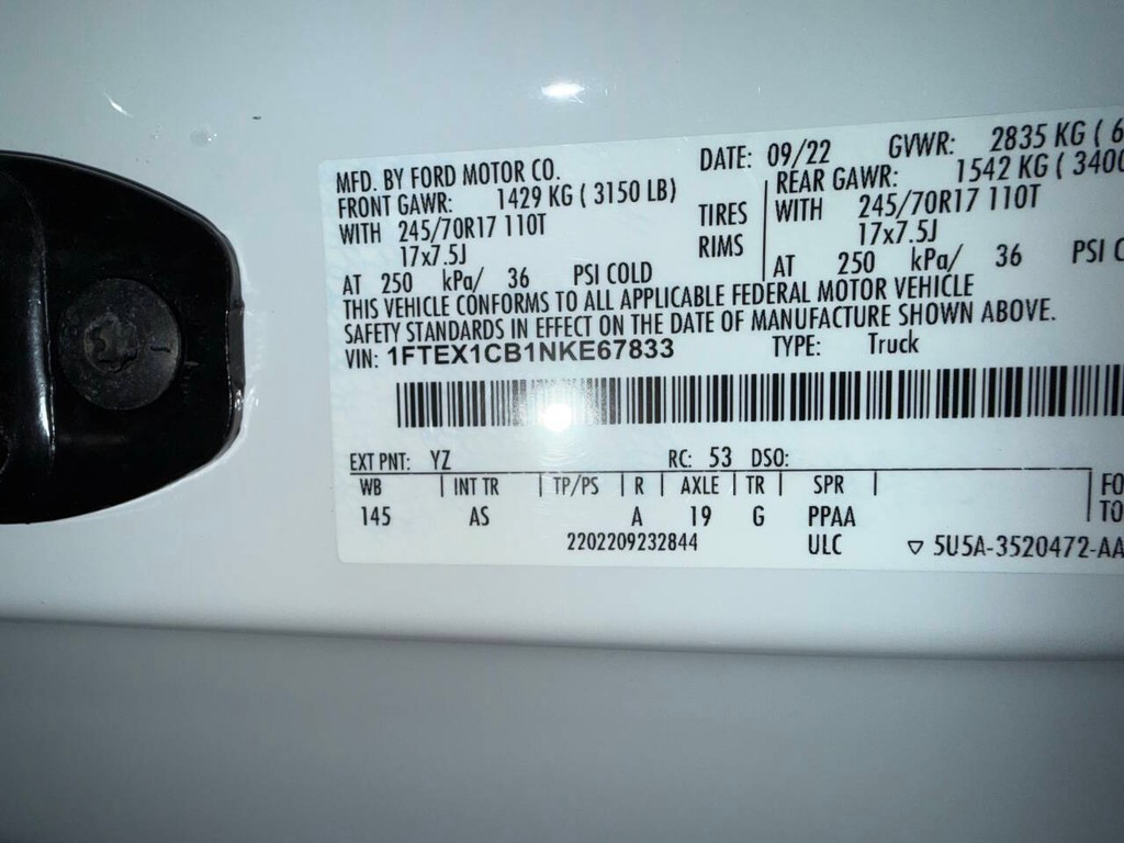 Ford F-150 Vehicle Full-screen Gallery Image 16