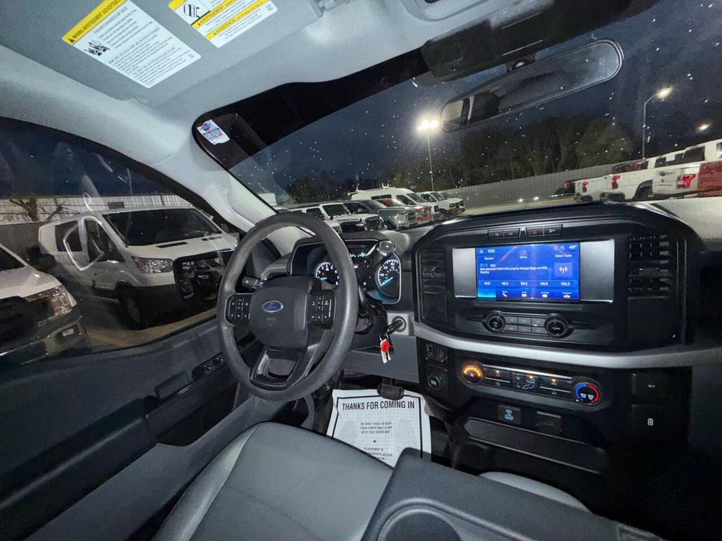 Ford F-150 Vehicle Full-screen Gallery Image 19
