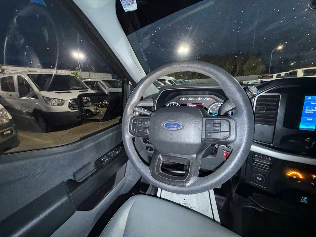 Ford F-150 Vehicle Full-screen Gallery Image 20