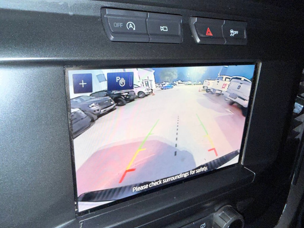 Ford F-150 Vehicle Full-screen Gallery Image 24