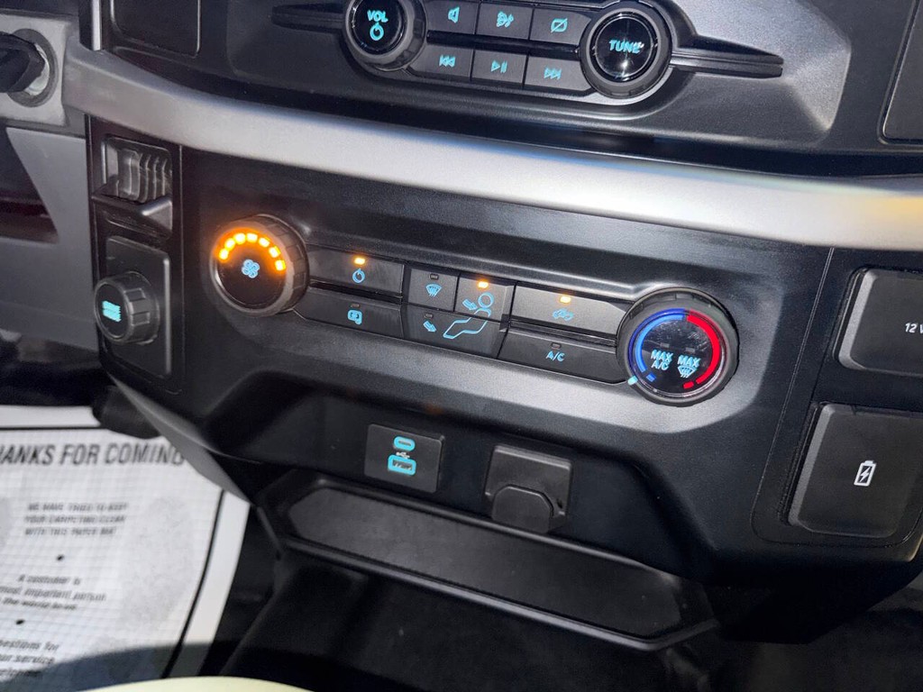 Ford F-150 Vehicle Full-screen Gallery Image 26