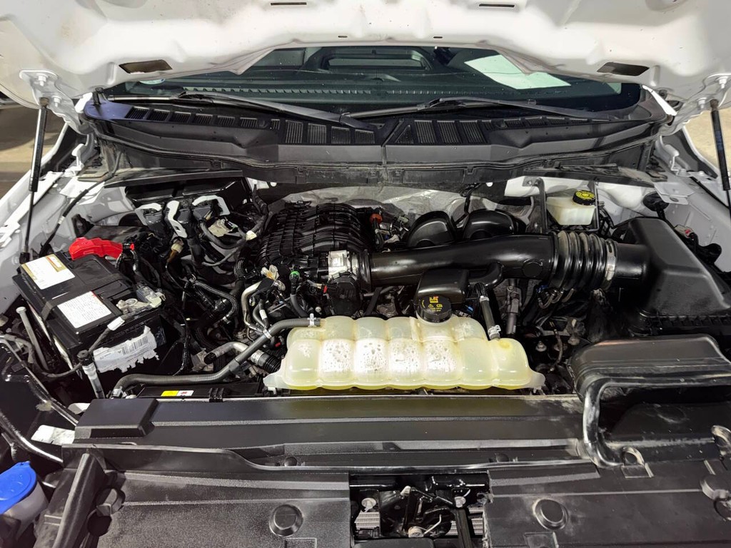 Ford F-150 Vehicle Full-screen Gallery Image 29