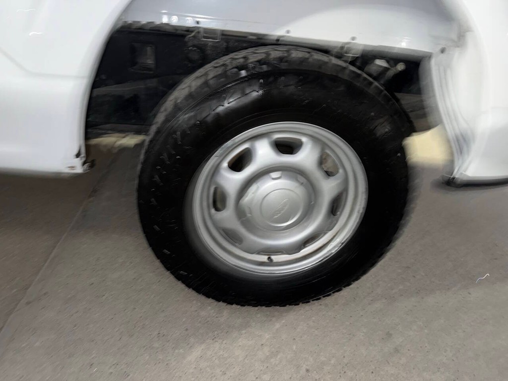 Ford F-150 Vehicle Full-screen Gallery Image 31