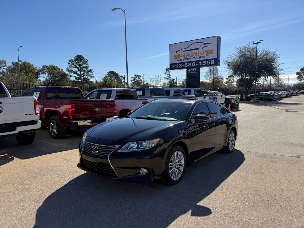 Lexus ES 350 Vehicle Full-screen Gallery Image 43