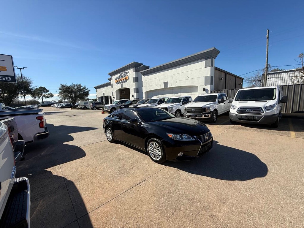 Lexus ES 350 Vehicle Full-screen Gallery Image 44