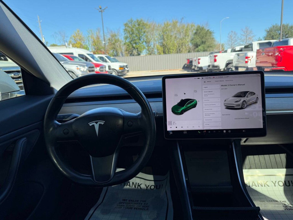 Tesla Model 3 Vehicle Full-screen Gallery Image 21