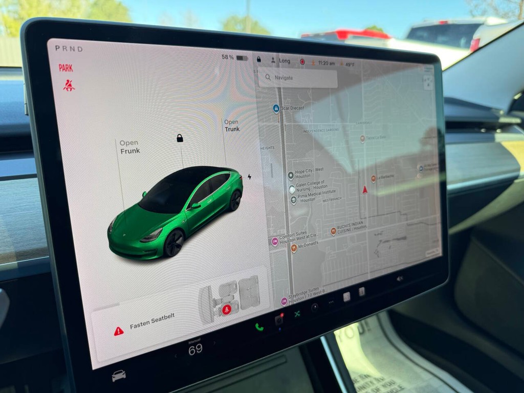 Tesla Model 3 Vehicle Full-screen Gallery Image 29