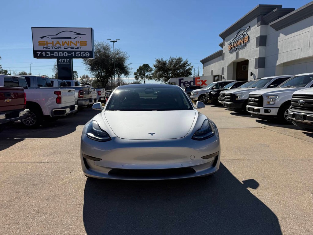 Tesla Model 3 Vehicle Full-screen Gallery Image 41