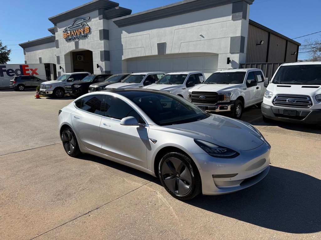Tesla Model 3 Vehicle Full-screen Gallery Image 42