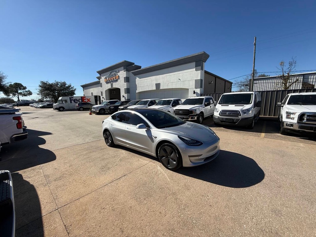 Tesla Model 3 Vehicle Full-screen Gallery Image 44