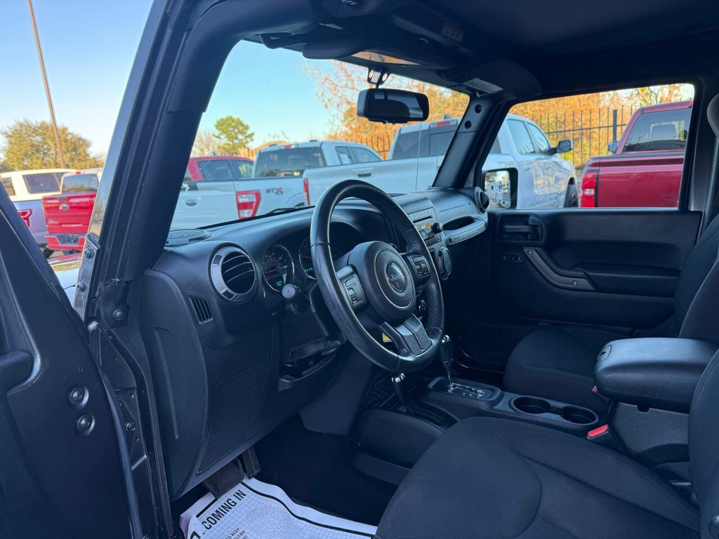 Jeep Wrangler Unlimited Vehicle Full-screen Gallery Image 06