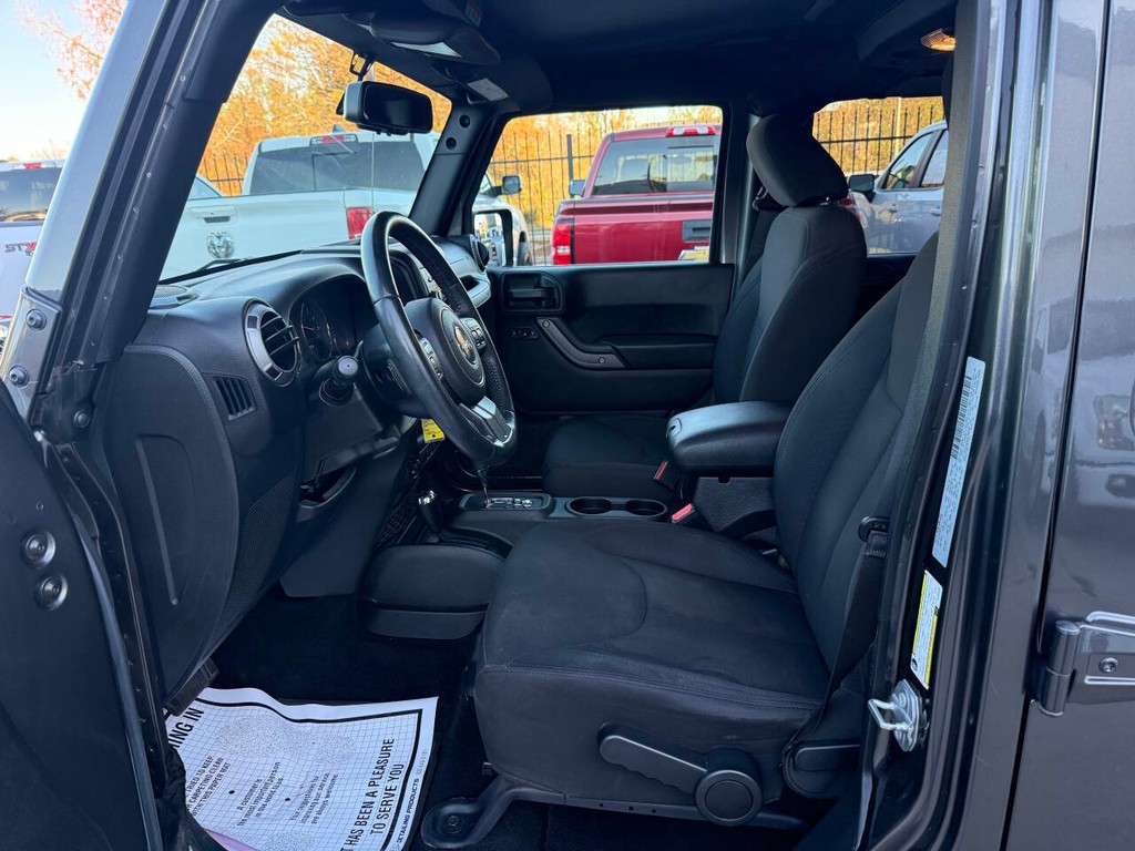 Jeep Wrangler Unlimited Vehicle Full-screen Gallery Image 07