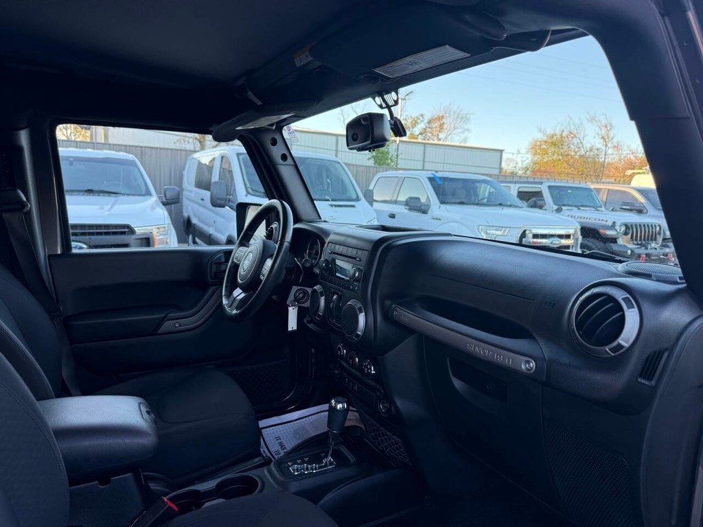 Jeep Wrangler Unlimited Vehicle Full-screen Gallery Image 09