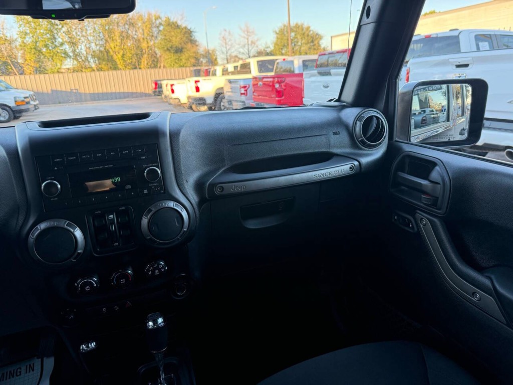 Jeep Wrangler Unlimited Vehicle Full-screen Gallery Image 20