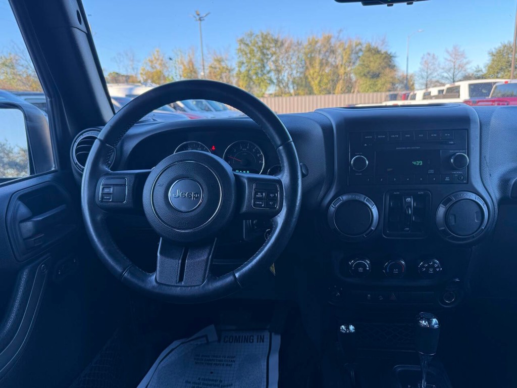 Jeep Wrangler Unlimited Vehicle Full-screen Gallery Image 21