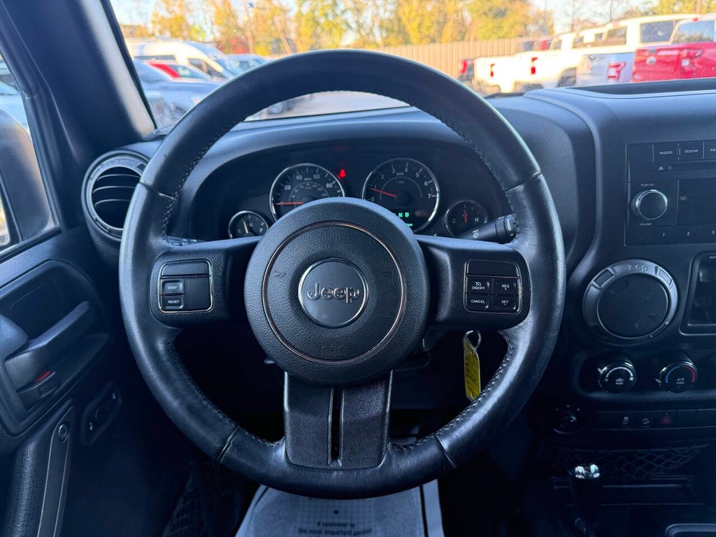 Jeep Wrangler Unlimited Vehicle Full-screen Gallery Image 22