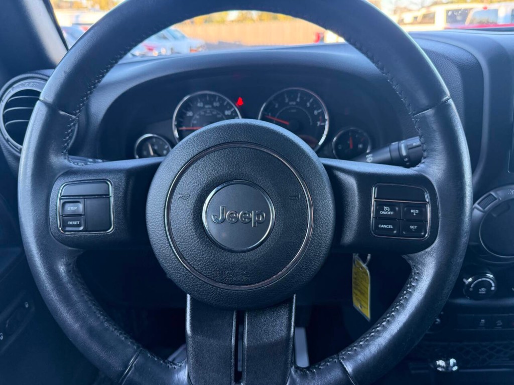 Jeep Wrangler Unlimited Vehicle Full-screen Gallery Image 23